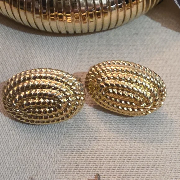 VINTAGE 80'S MONET | ANNE KLEIN | JEWELRY LOT - Picture 3 of 7